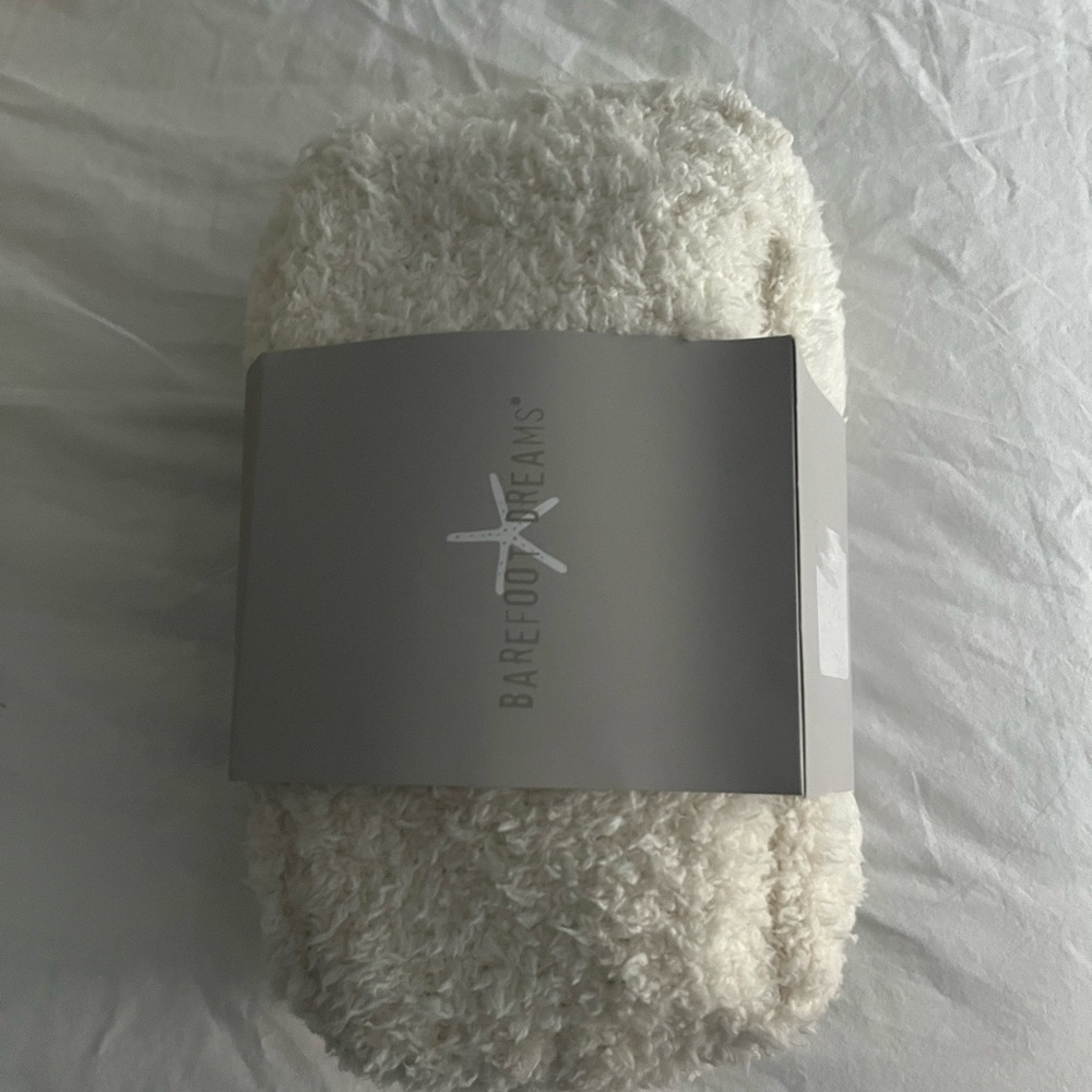 Barefoot Dreams Accessory Pouch with Matching Accessories